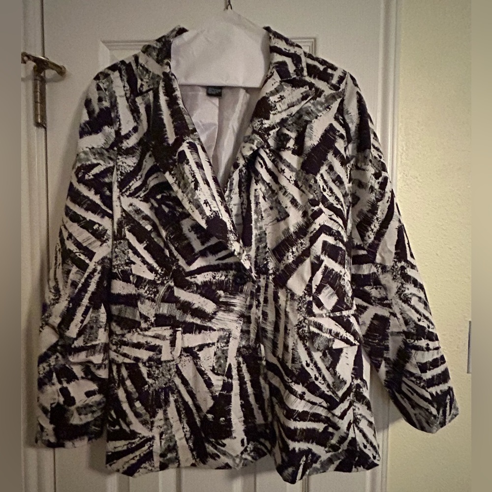 “Sandro” Uniquely Patterned Jacket With Pockets. … - image 1